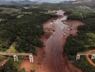 Βραζιλία: Κάμερα κατέγραψε το κύμα λάσπης που ευθύνεται για τον θάνατο 115 ανθρώπων (βίντεο)